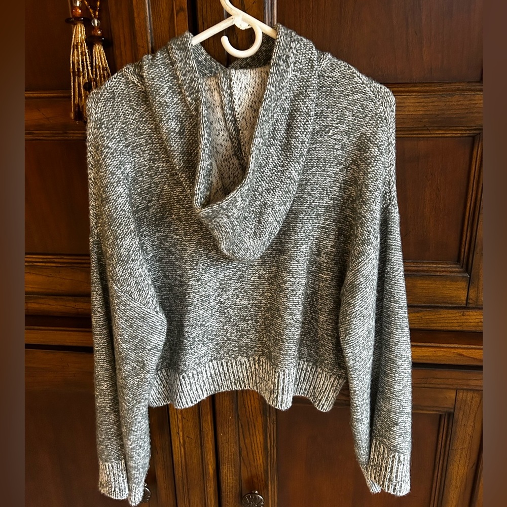🌟 Rubymoon Sweater - Picture 5 of 5